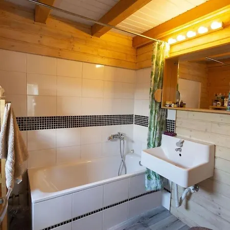 Semesterbostad Cosy Countryside House, Near Prague *