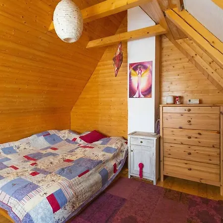 Semesterbostad Cosy Countryside House, Near Prague Cisovice