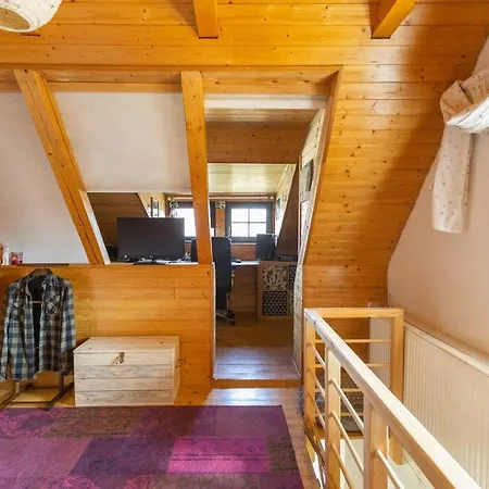 Semesterbostad Cosy Countryside House, Near Prague