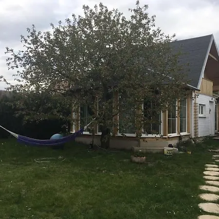 Cosy Countryside House, Near Prague Semesterbostad Cisovice